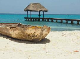 Hotel Las Casitas De Mar Adentro, holiday home in Isla Grande