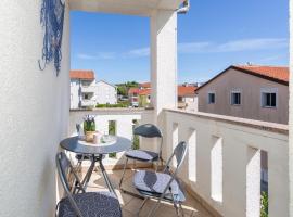 Lovely Apartment In Cizici With Wifi, hotel v destinaci Čižići