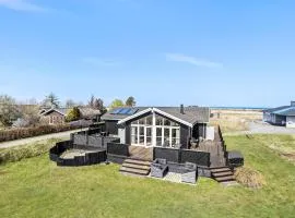 3 Bedroom Beautiful Home In Frederikshavn