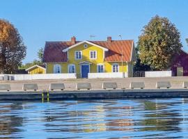 Beautiful Home In Bergkvara With House Sea View, hotel in Bergkvara