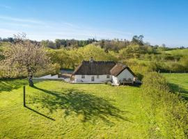 2 Bedroom Cozy Home In Haarby, maison de vacances à Hårby