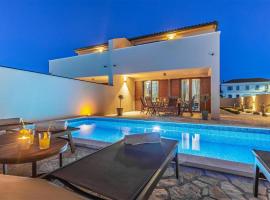 3 Bedroom Awesome Home In Vodnjan, hotel din Vodnjan