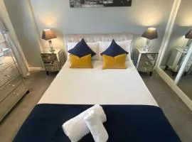 The Brook House - Spacious 3 Bed Home From Home in Burton