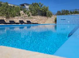 The Sea View with pool, מלון בדראגה