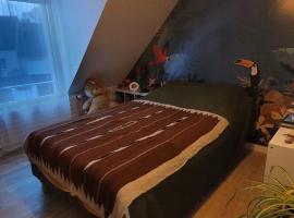 8, homestay in Valognes