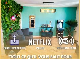 Jungle (Play) Room, hotel in Le Muy