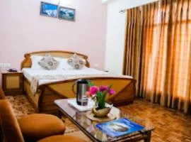 Hotel Kalra Regency - Best Hotel Near Mall Road - Luxury Room