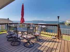 Spacious Livingston Home with Private Boat Dock – willa w mieście Blanchard