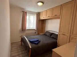 Stunning one bed Apartment with free Wifi and Parking