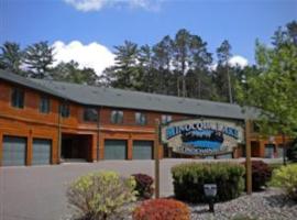 Minocqua Lake Condo B10: Minocqua şehrinde bir kulübe