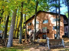 Minocqua Shores Condo #9, קוטג' במינוקואה