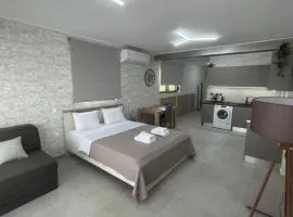 AVR Airport Deluxe Suites 6