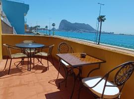 Gibraltar Views Guest House, hotell sihtkohas La Línea de la Concepción