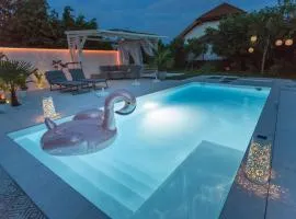 Villa mit Pool und Garten