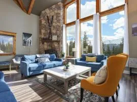Alpine View Lodge: Mountain Views, Hot Tub, Dog Friendly