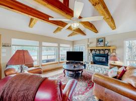 Lakeside Luxury, pet-friendly hotel in Lake of the Woods