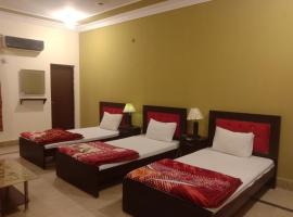 Regal Guest House, Cama e café (B&B) em Bahawalpur