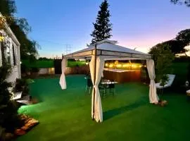 Nómada, Chalet con piscina en Alcalá de Guadaíra