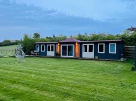 Gorgeous countryside cabin, cabin sa Lyminge