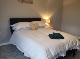 Cosy 2 Bedroom House, hotel a Kent