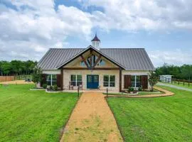 Farm Retreat with Furnished Patio 12 Mi to McKinney