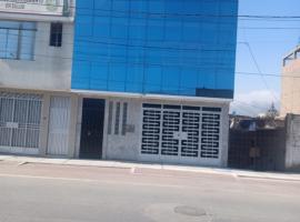 Big blue house, hotel en Chimbote