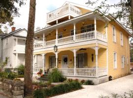 Historic Luxury Two Bedroom Apartment, hotell i St. Augustine