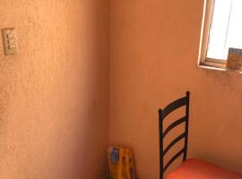 Casa En Los Manantiales, hotel in Jacona de Plancarte