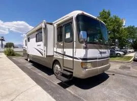 STAY IN VIEQUES FOR LESS RV ONE BED STUDIO APARTMENT - KITCHEN - DINING - PRIVATE BATh - NOT FOR DRIVING
