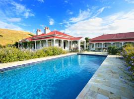 Cape South Estate - International award-winning country estate with Pacific views, hotel with jacuzzis in Havelock North