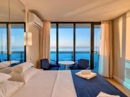King Hotel Orbi City Sea View