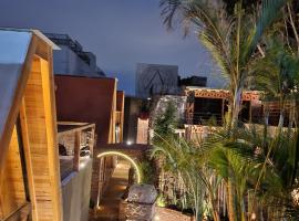 Tinny Houses, Hotel in El Gallinero