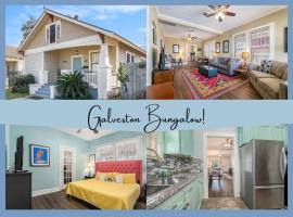 Beachy Bungalow! 2BD, King Bed, banglo di Galveston