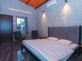 NomadGao Workation Hostel With Pool, hotel en Lonavala