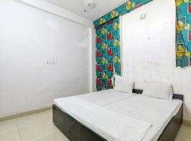 OYO Hotel Surya Palace, hotel in Kushinagar