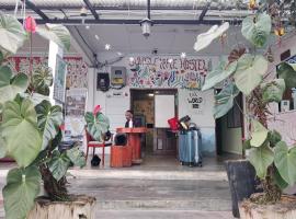 Jungle Ippie Hostel, hotel in Tanah Rata