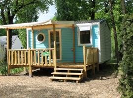 Domaine Les Acacias, camping en La Ville-aux-Dames