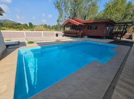Paradise Pool Villa at My Second home, nakvynės su pusryčiais namai mieste Ban Čangas