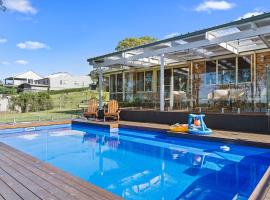 Waterfront Paradise Lodge Brightwaters, casa vacanze a Morisset East
