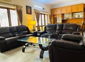 Best Individual Home stay Near Apollo Jubilee Hills, Golkonda-virkið, Hyderabad, hótel í nágrenninu