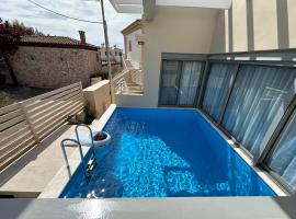 RVG A3 Luxury House with Pool in Portoheli, hotel with parking in Rozaíika