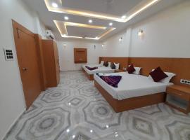 Ayodhya에 위치한 호텔 Goroomgo Hotel The Nirmala Palace Ayodhya-Near Ram Mandir