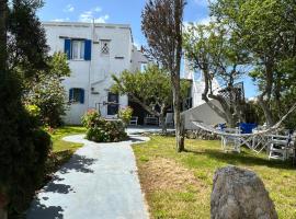 ParadiseHouse, hotel with parking in Kékhros