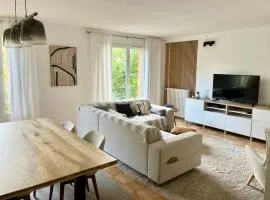 Chambre dans appartement élégant proche de Paris