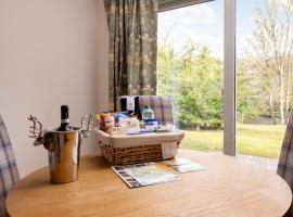 Courtyard Cottage 3, Riverside Cottage, casa de hóspedes em Fort Augustus