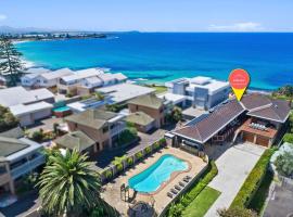WATERFRONT HOME WITH POOL / SHELLHARBOUR, hotel de playa en Shellharbour