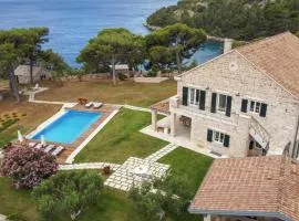 Villa Avola Bol