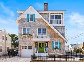 Stunning Ocean-Side 4 Bedroom Property With A Hot Tub And Endless Views