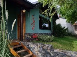 Cabaña con vistas en Trevelin "Acacia House"