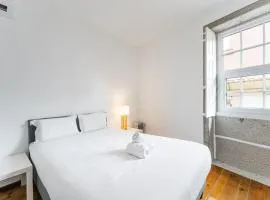 GuestReady - Modern Duplex, Neo-Classical Building